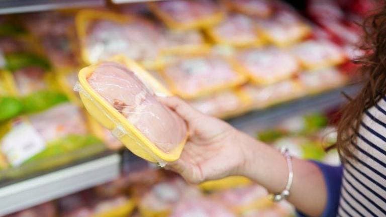 Frango e ovos lideraram alta no preço dos alimentos em 2021