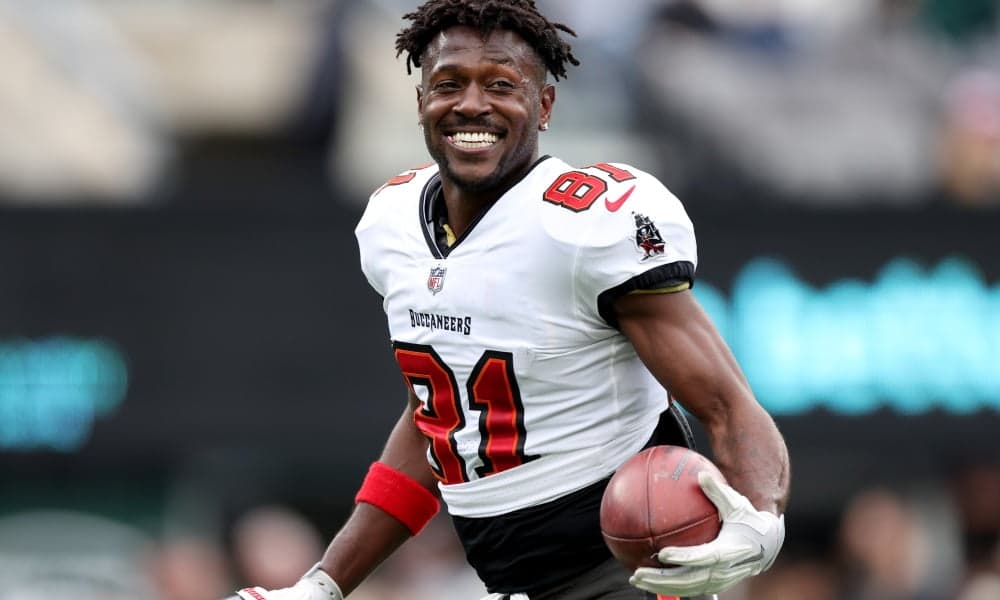 NFL: Após surtar em campo, Antonio Brown é dispensado do Tampa Bay Buccaneers