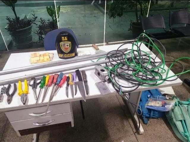 Homem é preso após furtar fios no viaduto