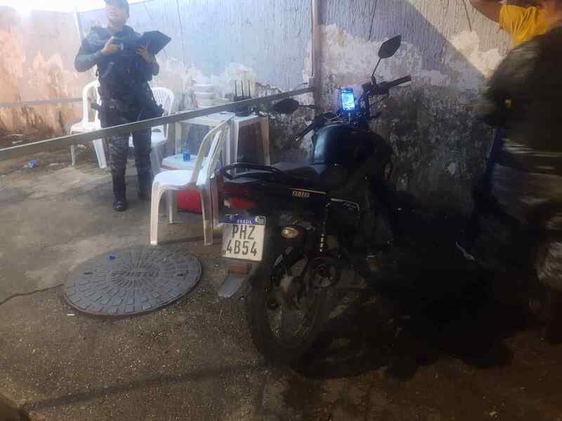 Com apoio de monitoramento, policiais recuperam veículos roubados em Manaus