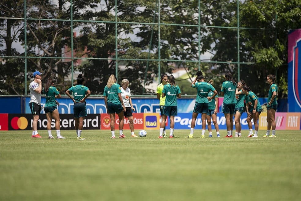 Seleção brasileira feminina estreia no Torneio Internacional da França