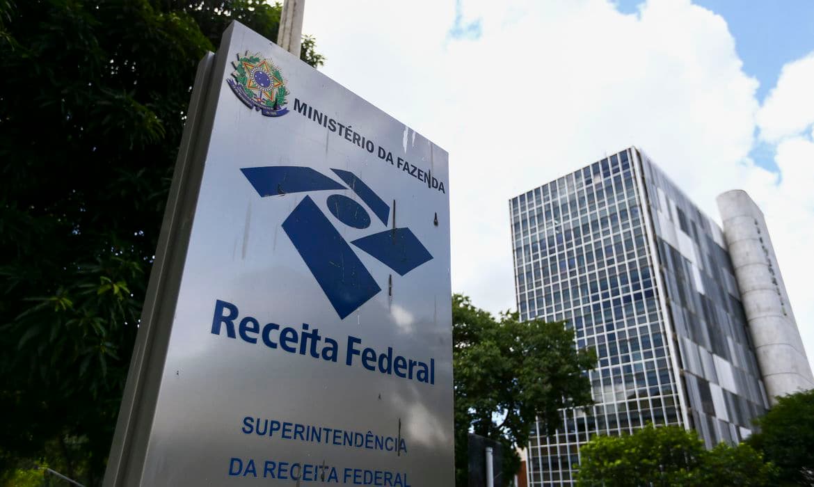 Novas regras do Pix: Transferências acima de R$ 5 mil serão reportadas à Receita; entenda
