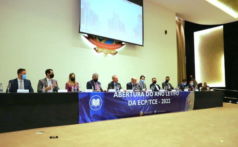 Palestras marcam abertura de programação anual de cursos do TCE-AM
