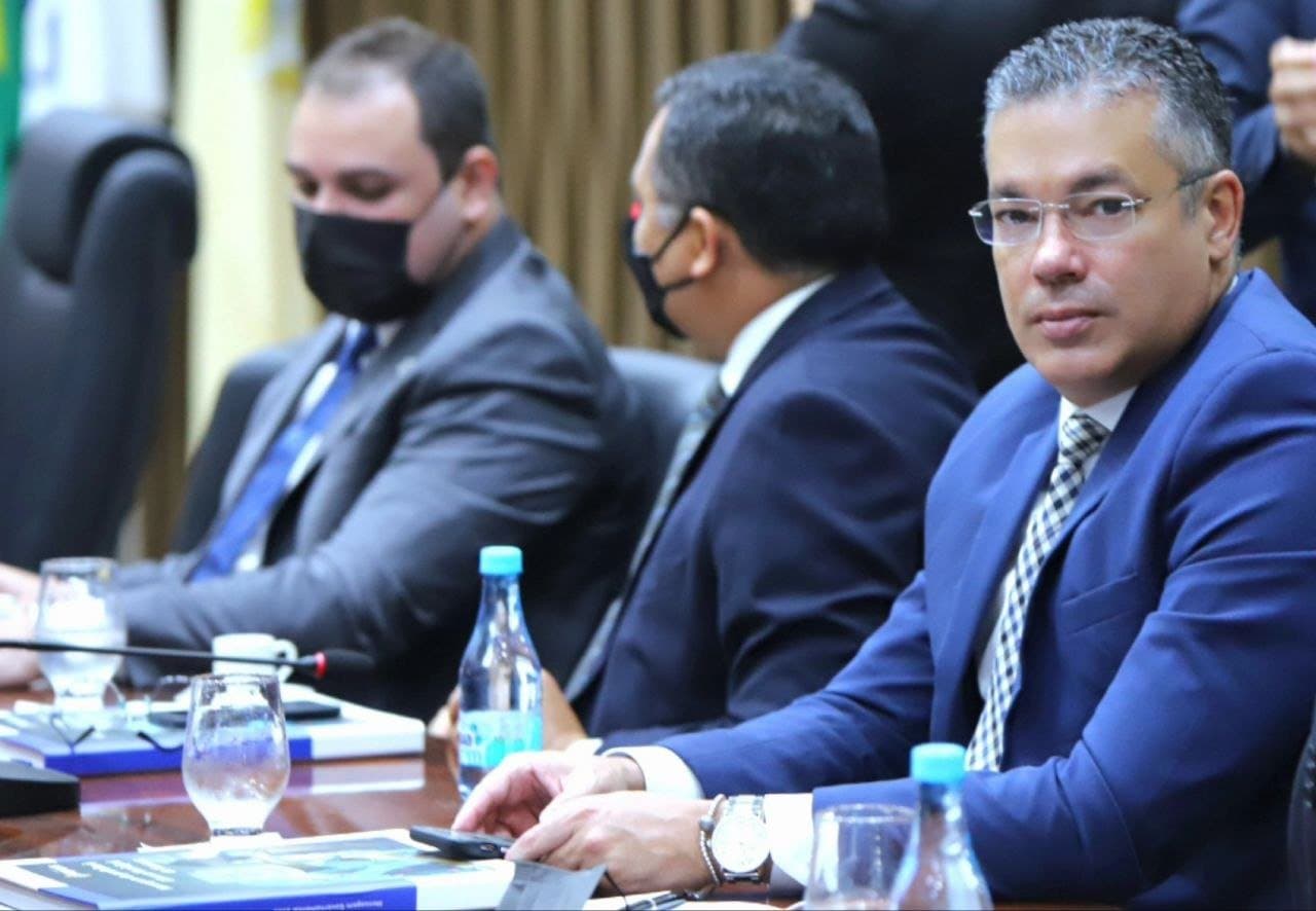 TCE determina saída de Conselheira em Itacoatiara