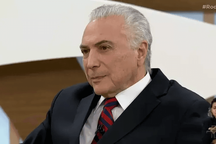 Bolsonaro rejeita pedido de Temer para revogar perdão a deputado