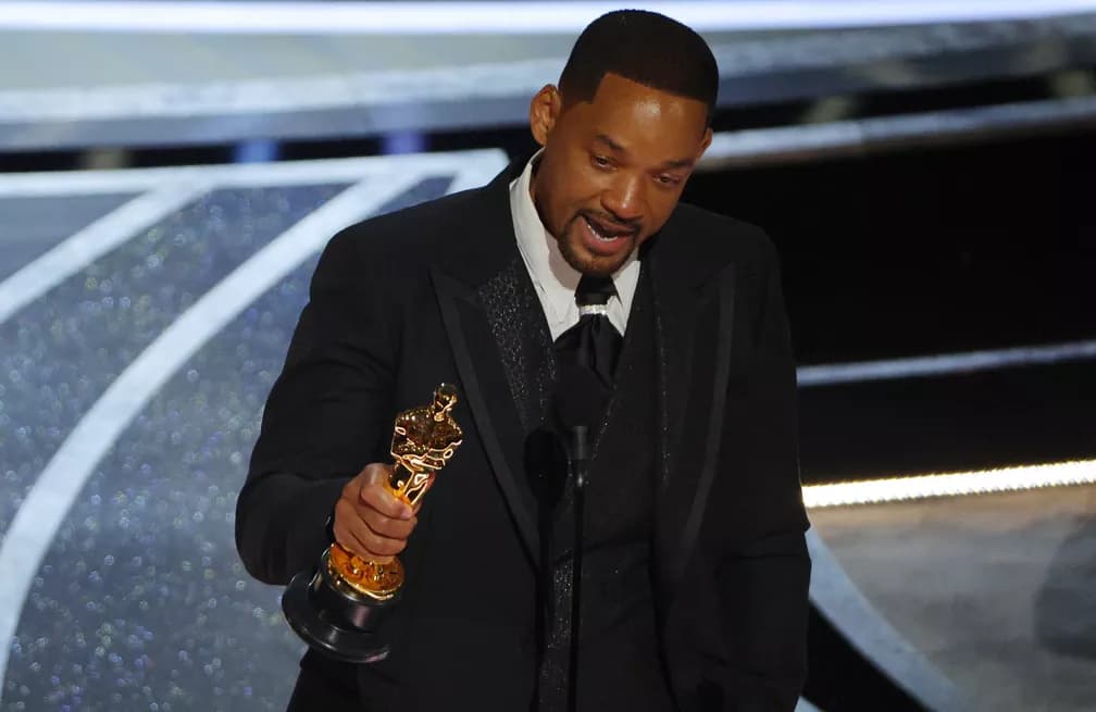 Will Smith renuncia à Academia do Oscar após dar tapa na cara de Chris Rock