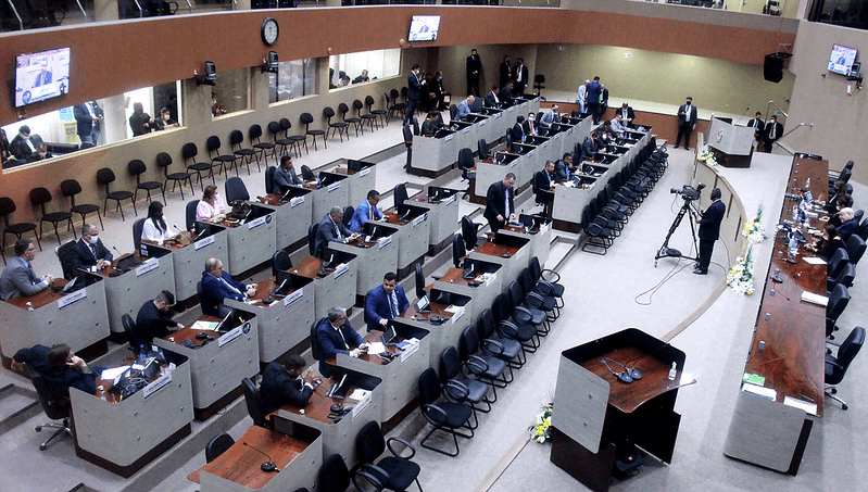 CMM aprova projeto que cria 3,5 mil cargos de professor de nível superior