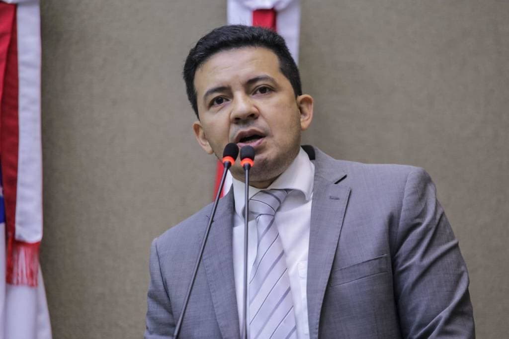 Deputado Péricles declara apoio a Bolsonaro após diagnóstico de câncer de pele