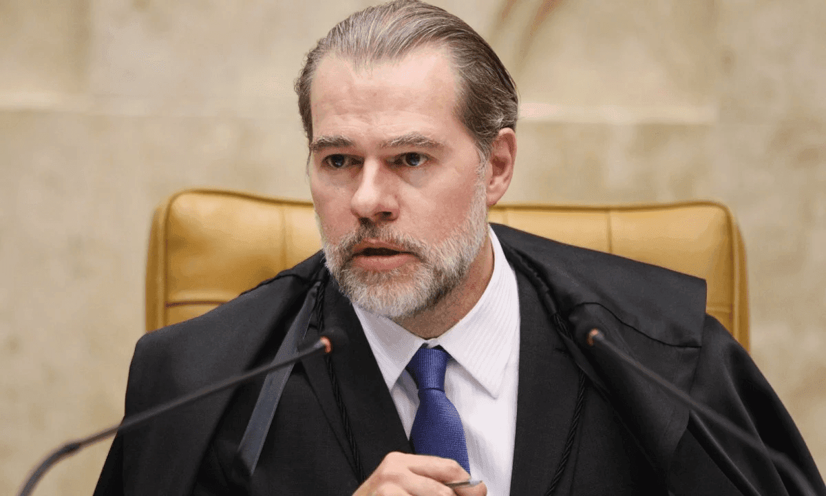 Voto de Dias Toffoli responsabiliza redes sociais por conteúdos ilegais de usuários