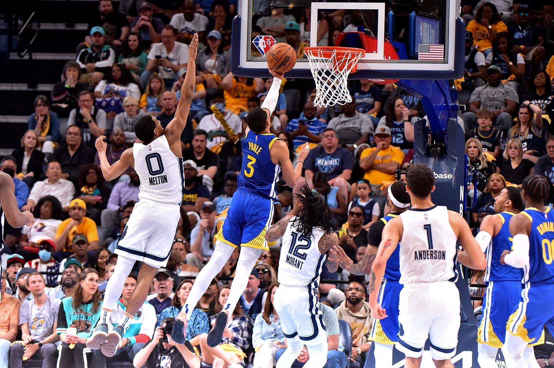 Playoffs NBA: Warriors e Bucks confirmam favoritismo e vencem a 1ª em suas séries