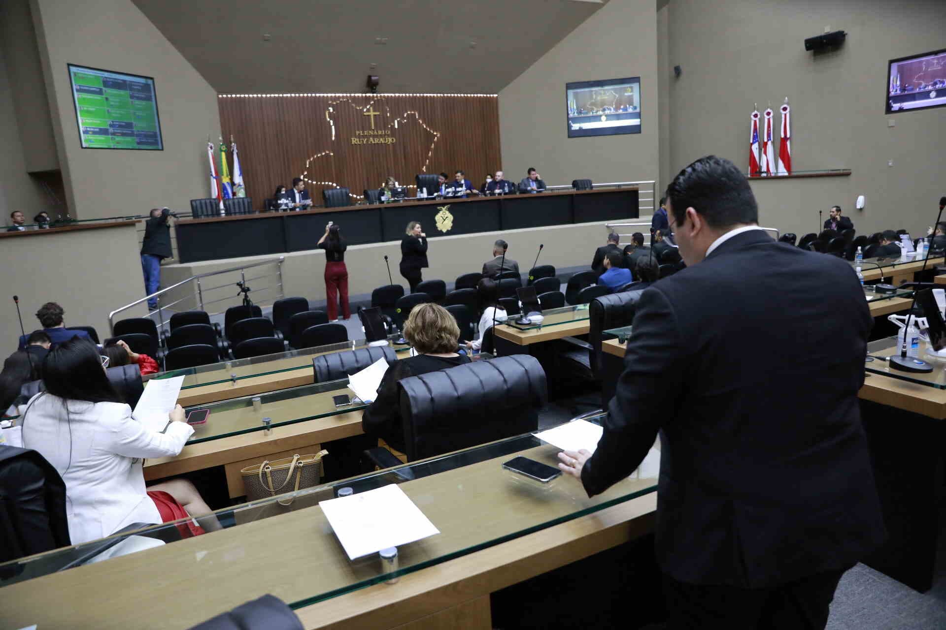 Deputados divergem sobre redução de ICMS aprovada no Senado