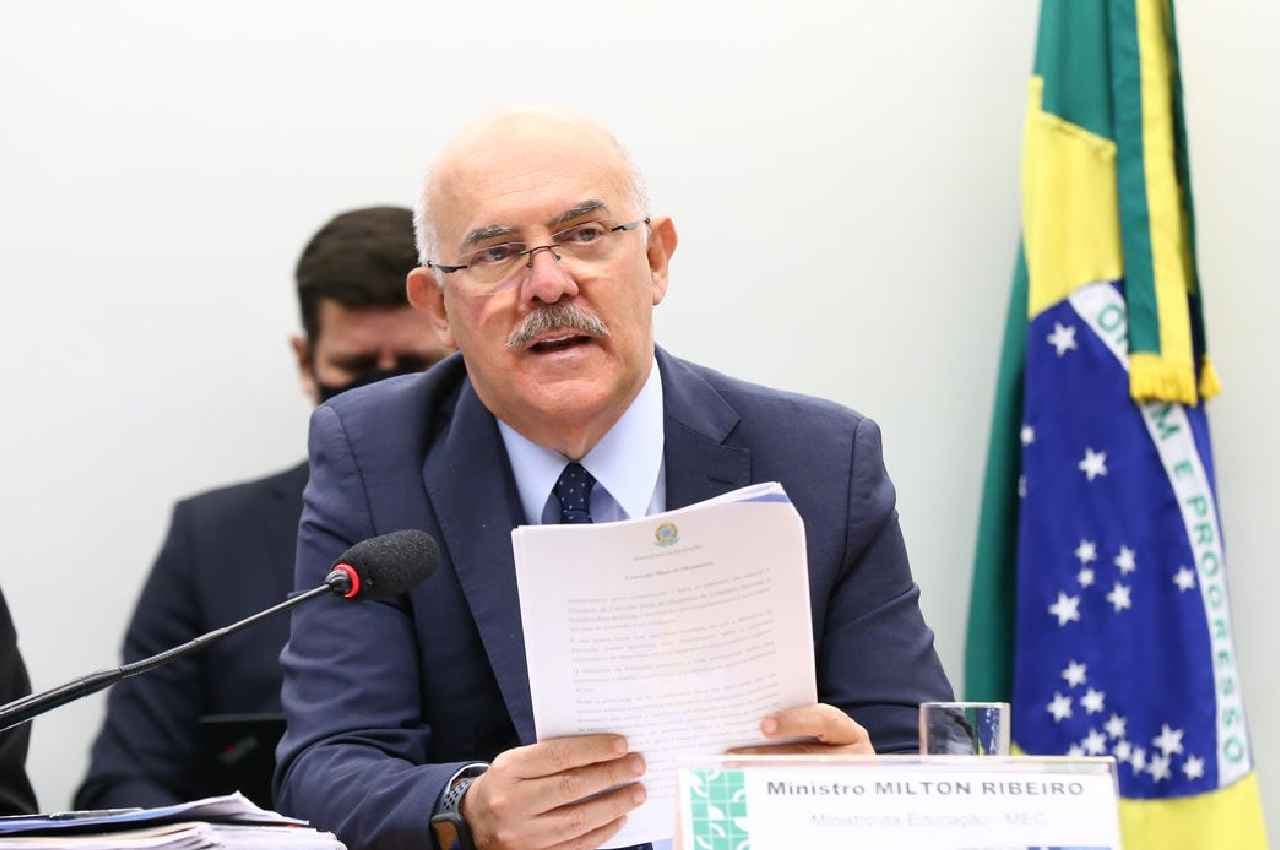 Ex-ministro da Educação e pastores são presos em operação da PF contra &#8220;gabinete paralelo&#8221; no MEC
