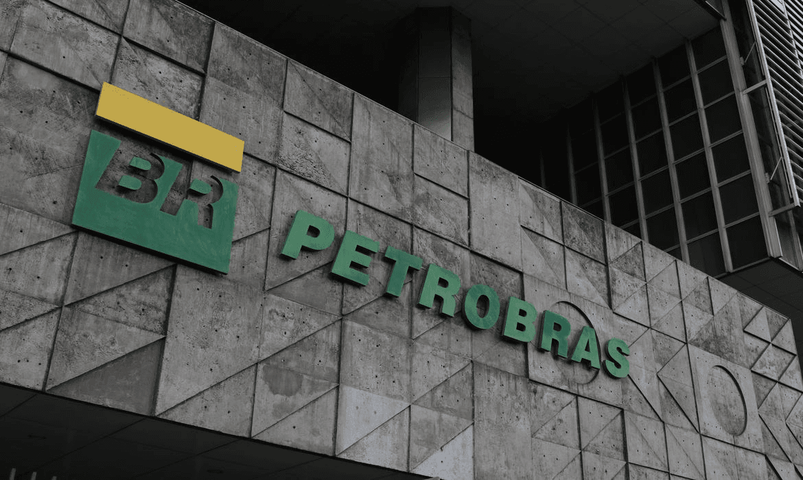 Petrobras anuncia nova redução no preço da gasolina