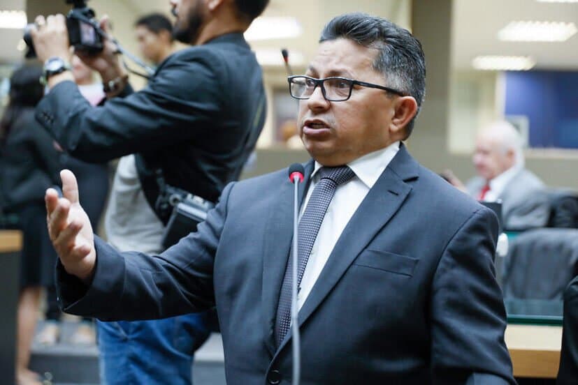 Deputados adiam promulgação de PL que proíbe instalação de medidores aéreos no Amazonas