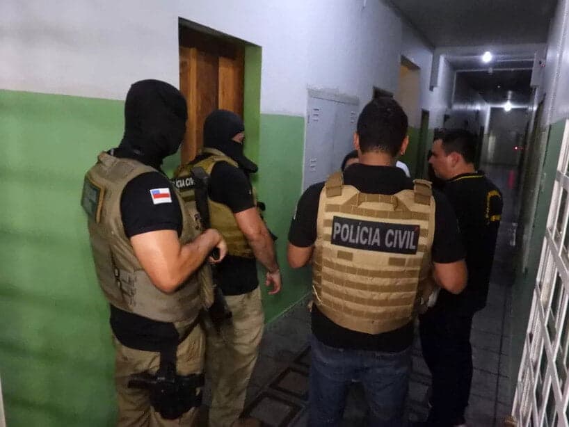 Mulher e crianças são libertadas de cárcere privado no Centro de Manaus