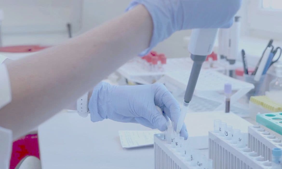 Fiocruz: novas linhagens da Ômicron avançam e favorecem reinfecções