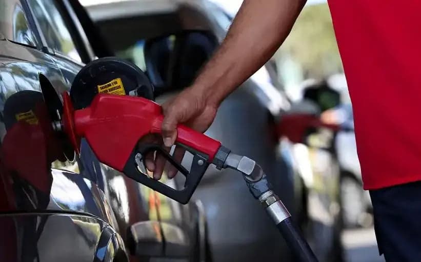 Petrobras anuncia nova redução no preço da gasolina