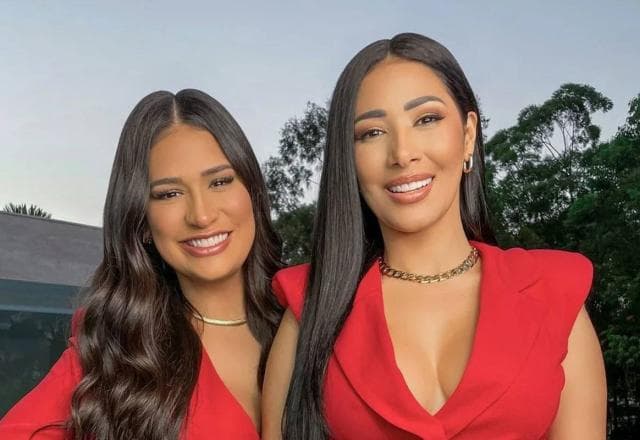 Simone deixa o Brasil sozinha após polêmicas envolvendo marido e Simaria