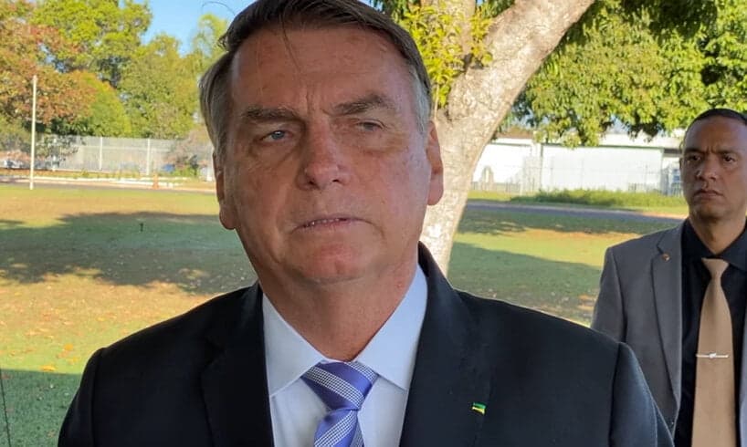 Bolsonaro sanciona lei que autoriza doações a entidades em período eleitoral