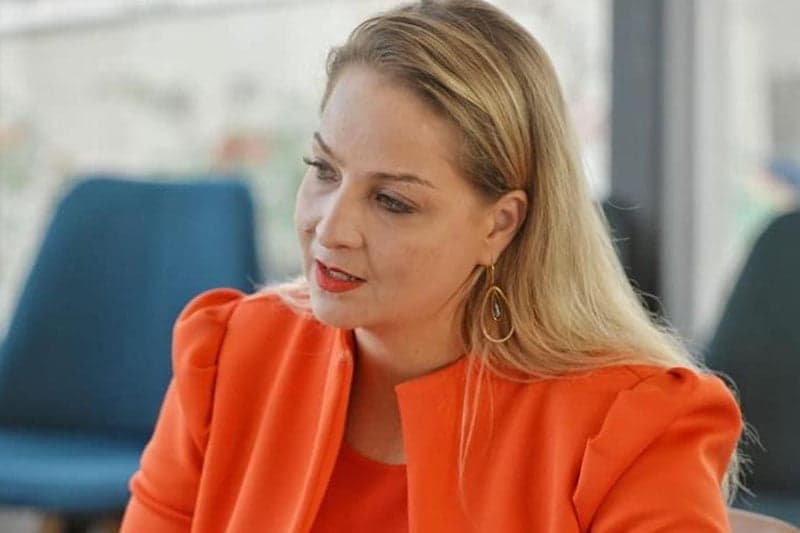 Carol Braz encara “apagão” em reunião na zona norte e reforça propostas de campanha para a CMM