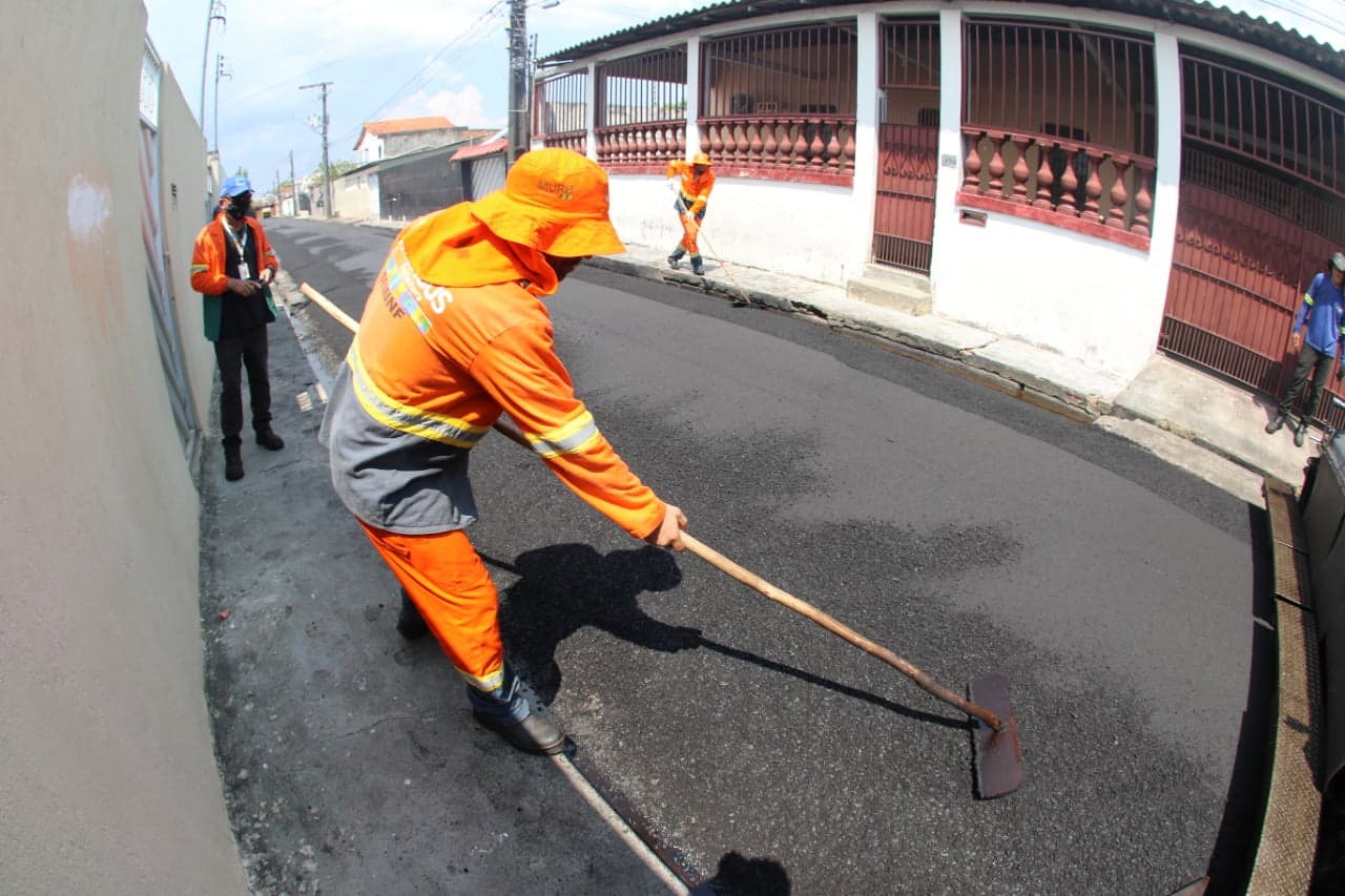 Obras de recuperação de ruas chegam ao conjunto Ajuricaba