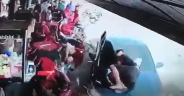 VÍDEO: Carro invade bar e seis ficam feridos em Parintins