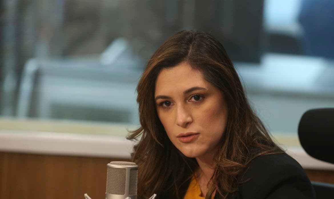 Setembro amarelo: ministra alerta para suicídio