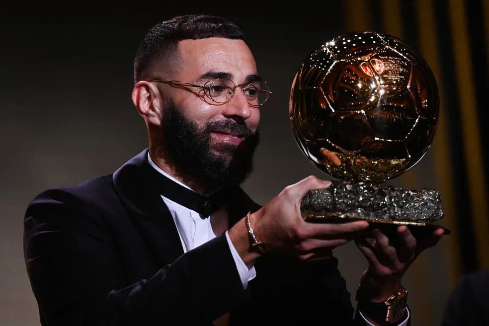 Benzema vence a Bola de Ouro 2022 e se torna o melhor jogador do mundo
