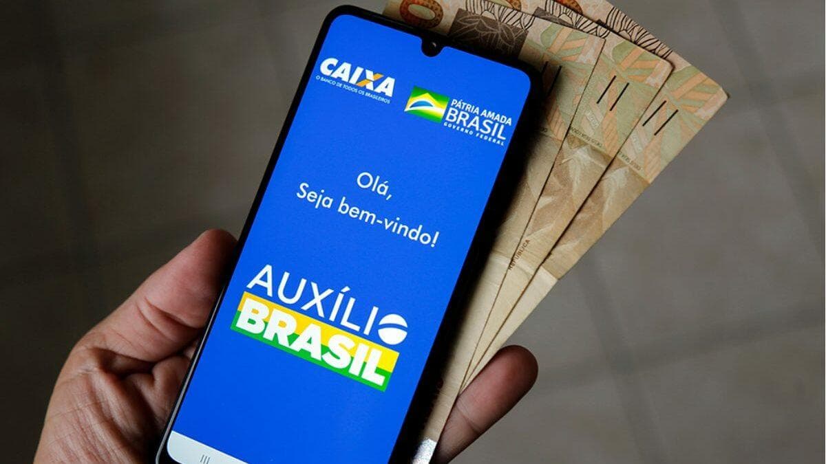Caixa estuda juro abaixo de 3,5% para consignado do Auxílio Brasil