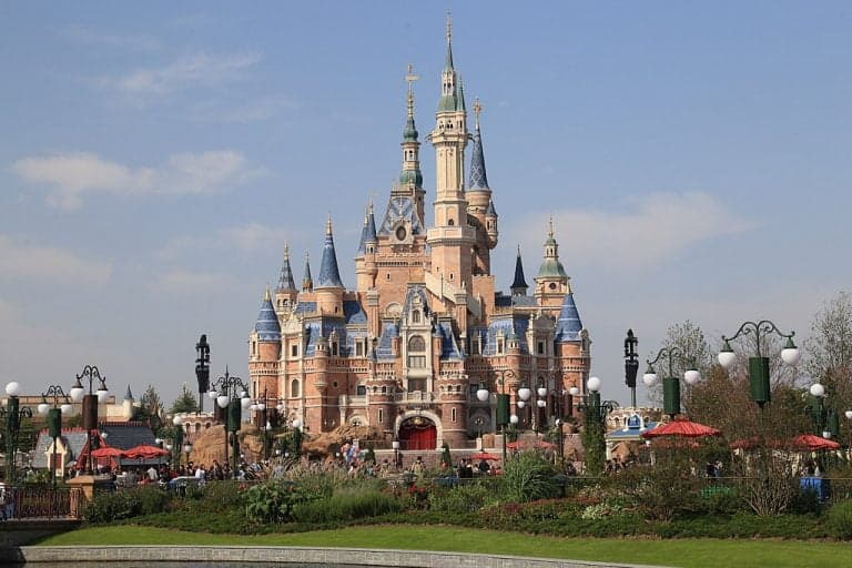 Covid zero: Parque da Disney na China é fechado com turistas dentro