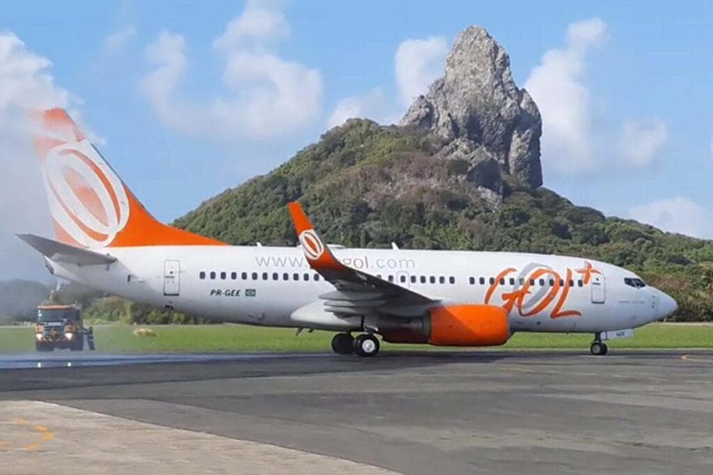 Clientes da Gol retidos em Noronha deixam a ilha