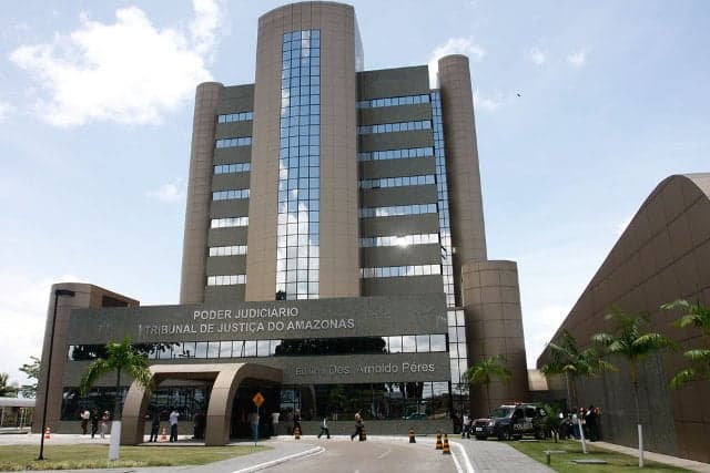 TJ-AM condena Carrefour a indenizar em R$ 25 mil jovem submetido a constrangimento