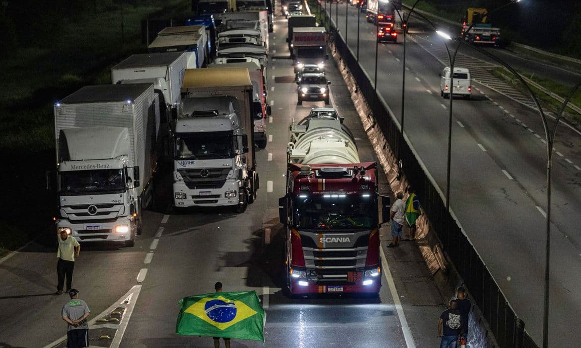 PRF afirma que acabaram os bloqueios de rodovias