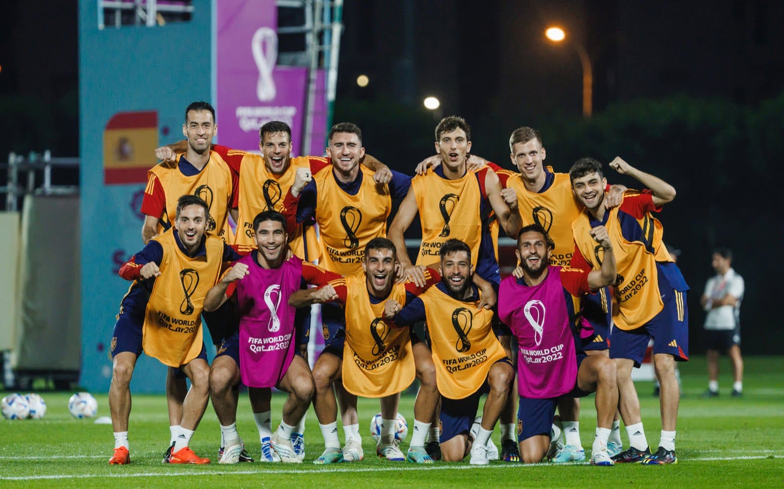 Quatro seleções favoritas estreiam na Copa nesta quarta-feira (23)