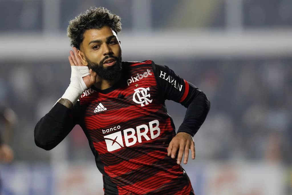 Gabigol diz que jogou 2023 machucado e entrevista ‘pega mal’ no Flamengo