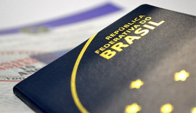 PF anuncia normalização na emissão de passaportes