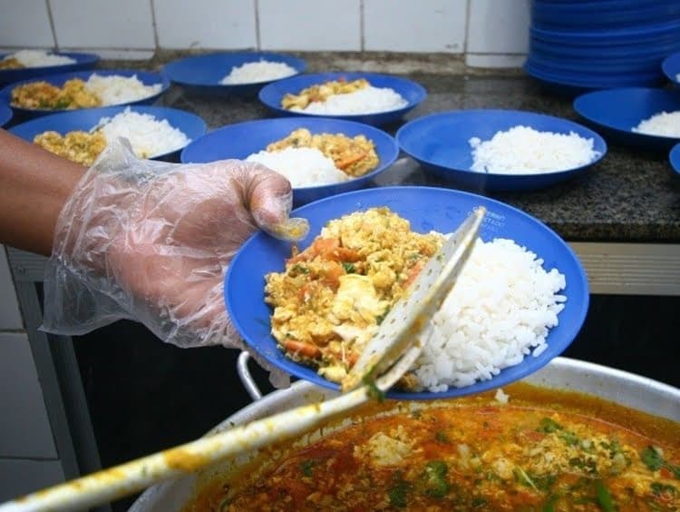 Alimentos orgânicos e sem agrotóxicos podem ganhar prioridade na merenda escolar