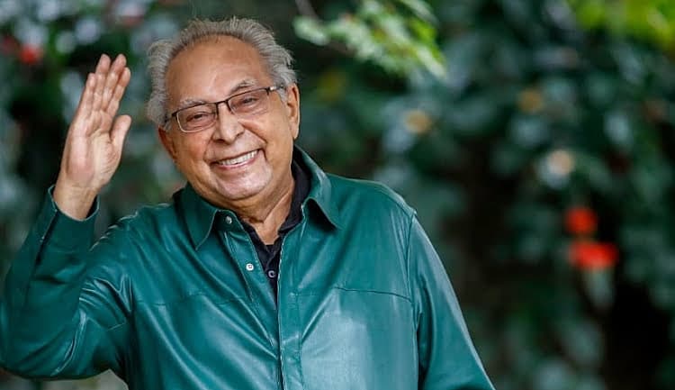 Cortejo de Amazonino Mendes vai passar pela UEA e Hospital 28 de Agosto