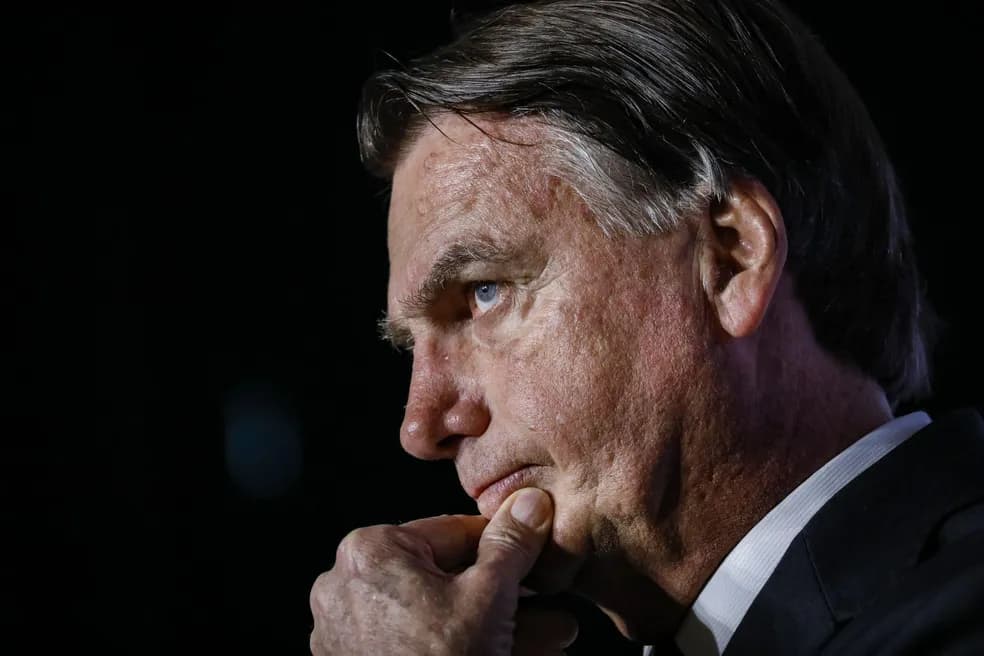 Bolsonaro depõe à PF nesta terça (17) sobre fraudes em cartões de vacina