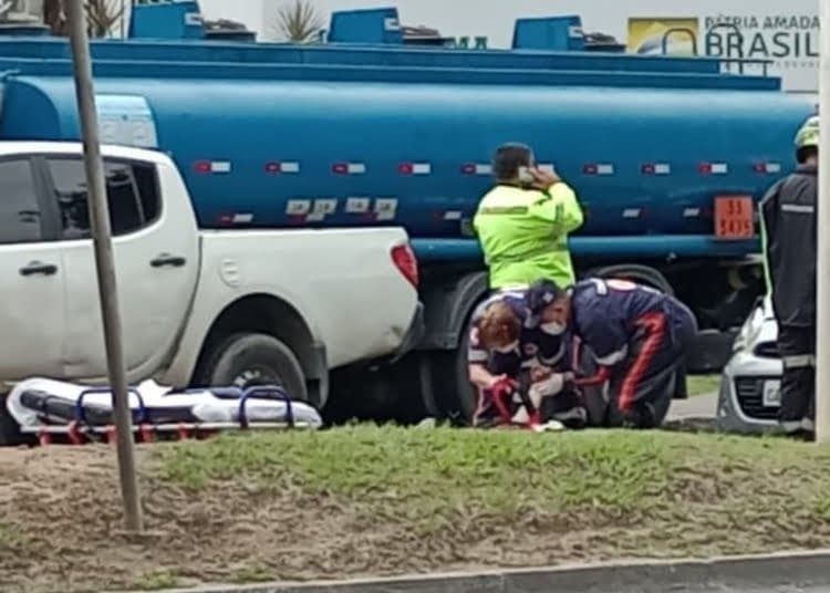 Homem é atropelado ao atravessar entre os carros na Torquato Tapajós