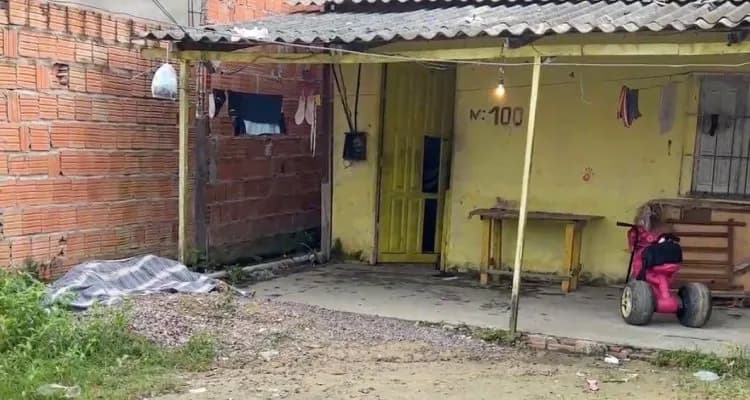 Casal é baleado por criminosos dentro de casa no Tarumã