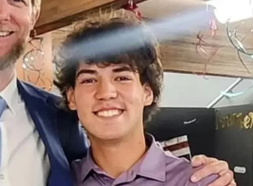 Desafiado, americano de 18 anos pula em mar com tubarões e desaparece