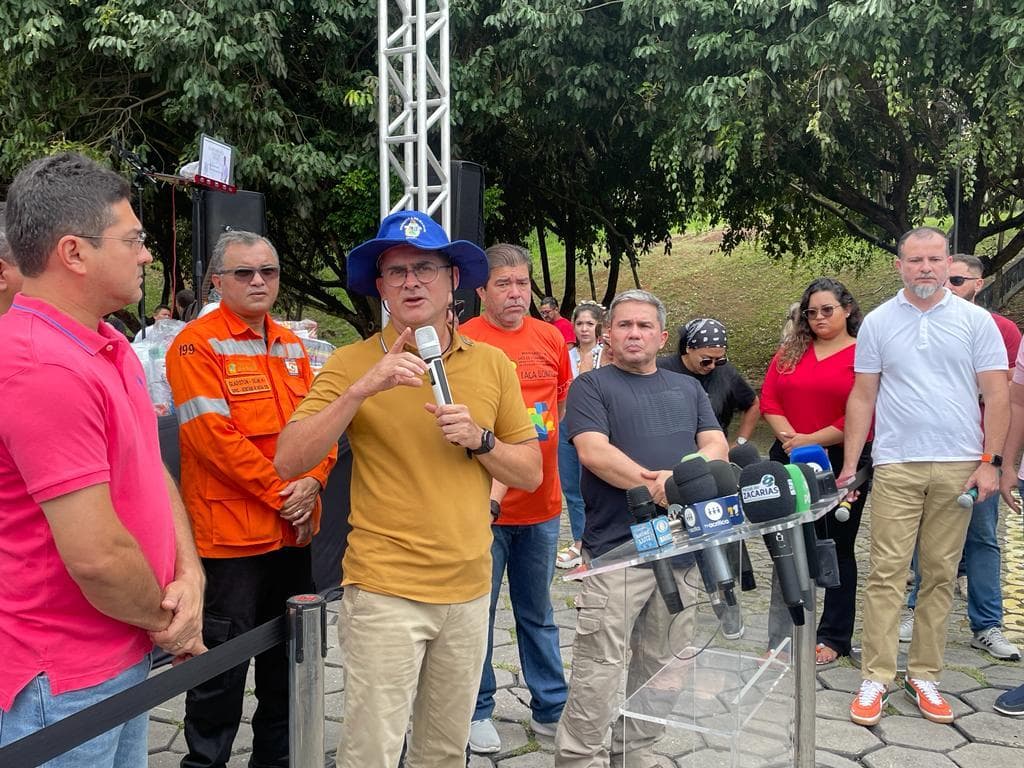 David Almeida chama tarifa de ônibus de &#8220;bola de neve&#8221; e não descarta reajuste