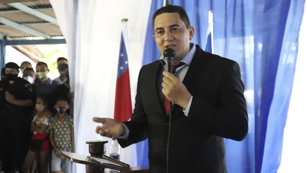 Prefeito de Borba-AM é afastado por fraudes em licitações e está foragido