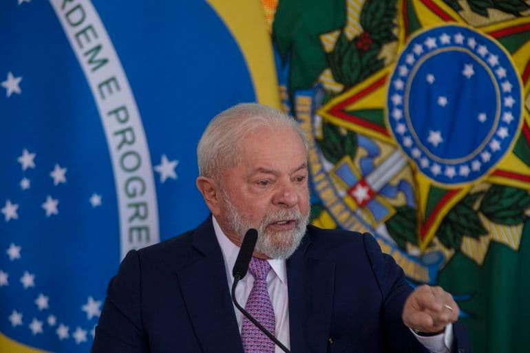 Lula sanciona reajuste salarial de 9% para servidores federais e pensionistas
