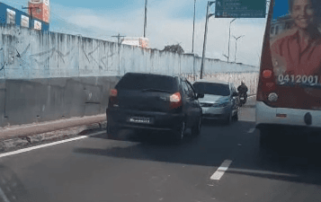 VÍDEO: Motorista é flagrado dirigindo de ré em avenida de Manaus