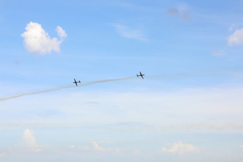 Esquadrilha da Fumaça dá show aéreo em Manaus. Assista