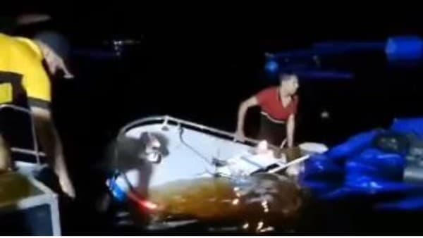 VÍDEO: Lancha afunda com equipamentos da banda Forró Ideal