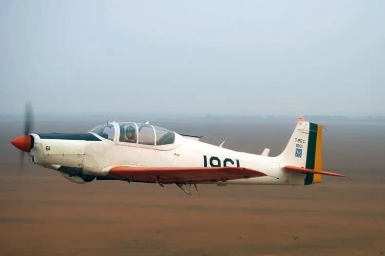 Avião de pequeno porte desaparece com funcionários do governo do Paraná