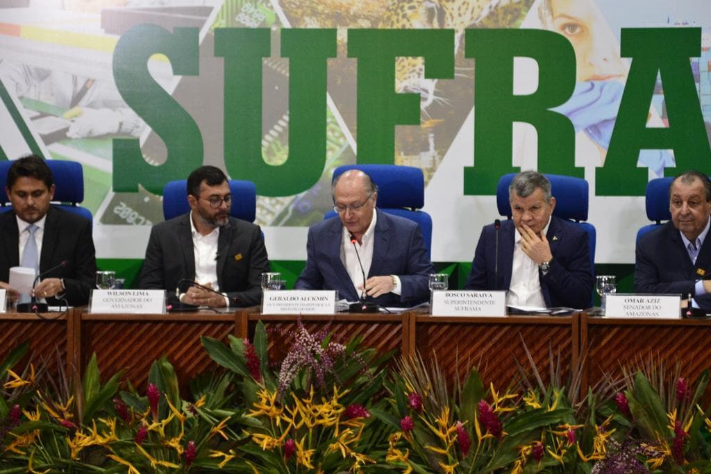 Alckmin assina contrato de gestão do CBA: “AM como protagonista da nova década”